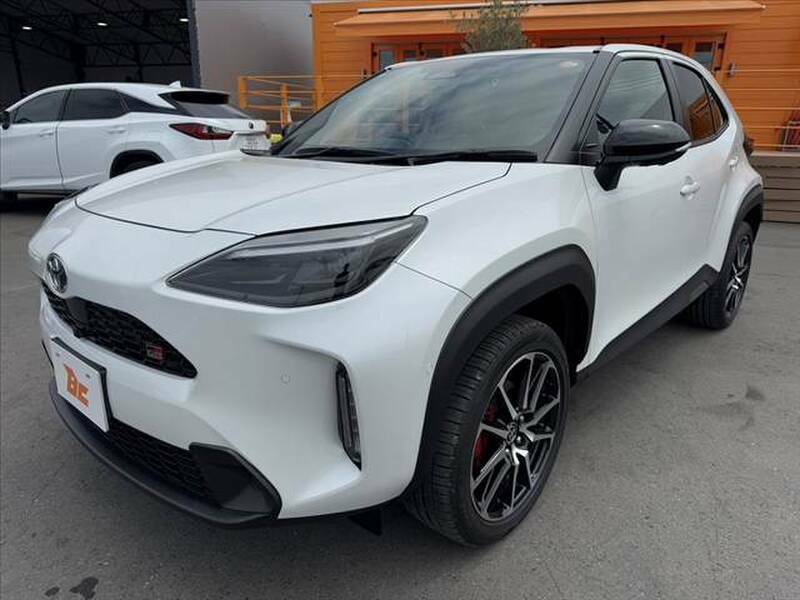 YARIS CROSS