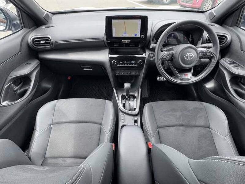 YARIS CROSS
