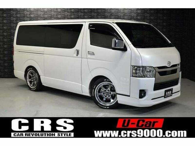 TOYOTA HIACE VAN