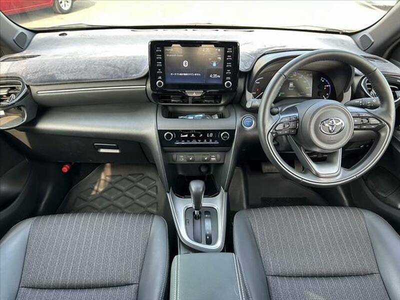 YARIS CROSS