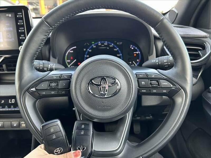 YARIS CROSS