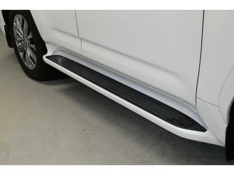 LAND CRUISER