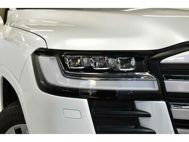 LAND CRUISER