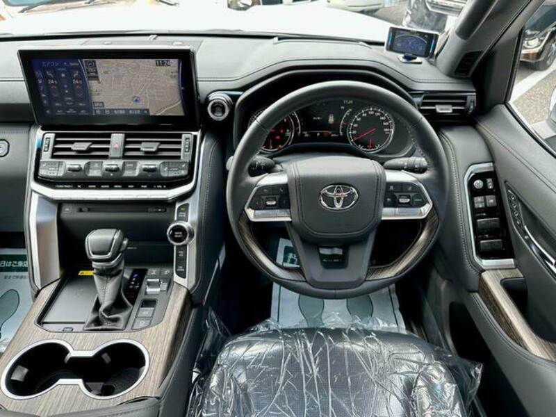 LAND CRUISER
