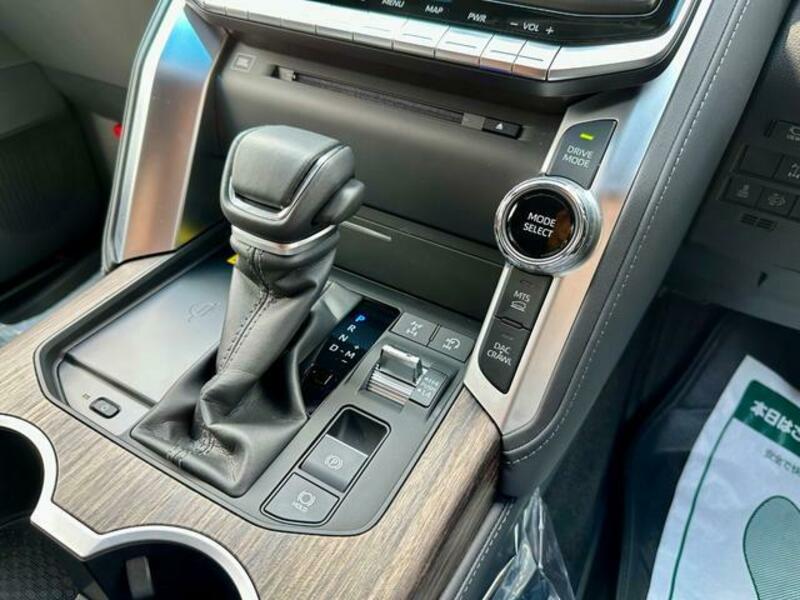 LAND CRUISER