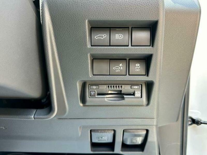 LAND CRUISER