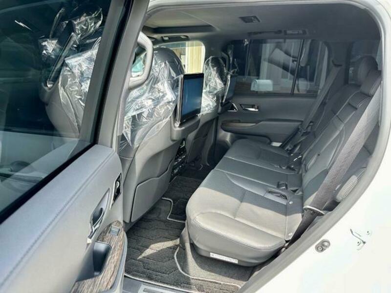 LAND CRUISER
