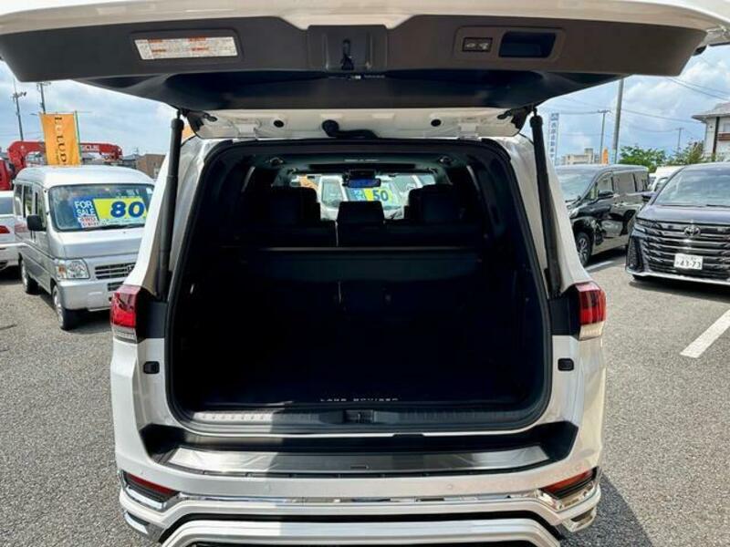 LAND CRUISER