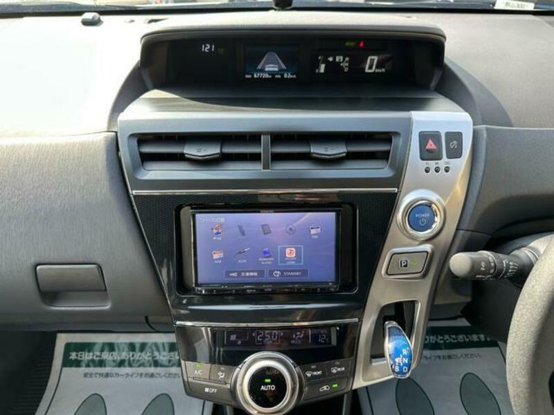 PRIUS ALPHA
