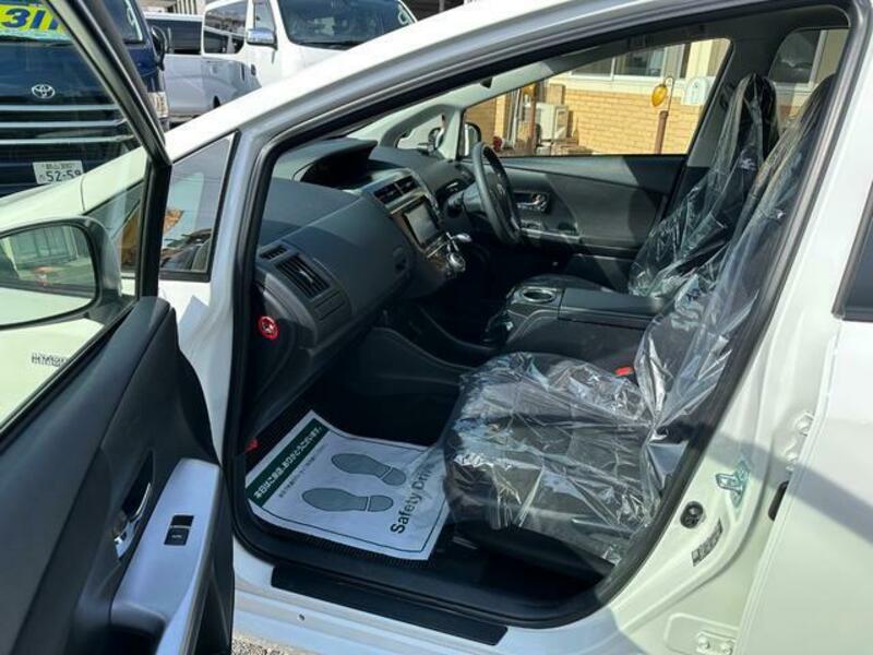 PRIUS ALPHA