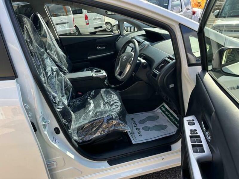 PRIUS ALPHA