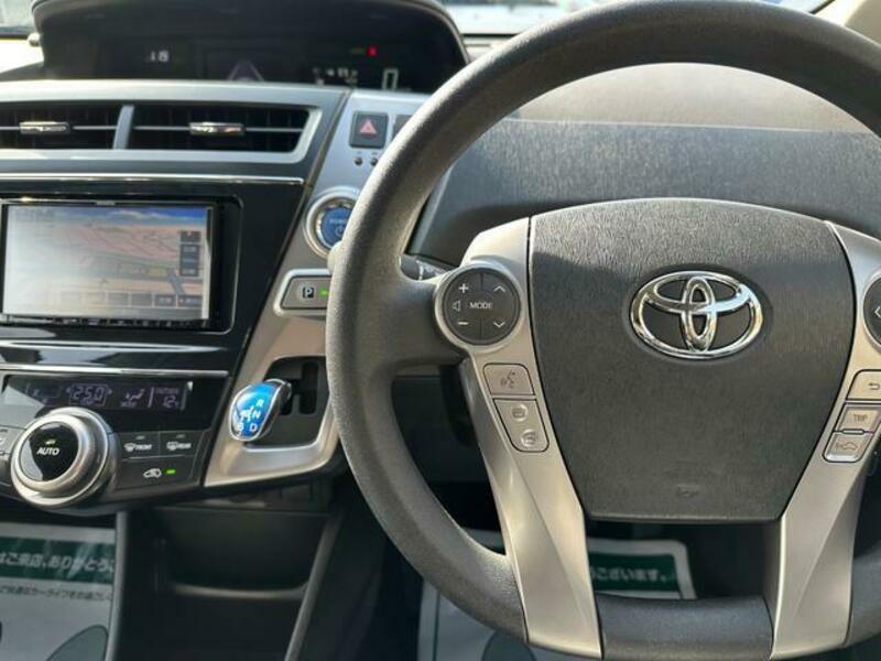 PRIUS ALPHA