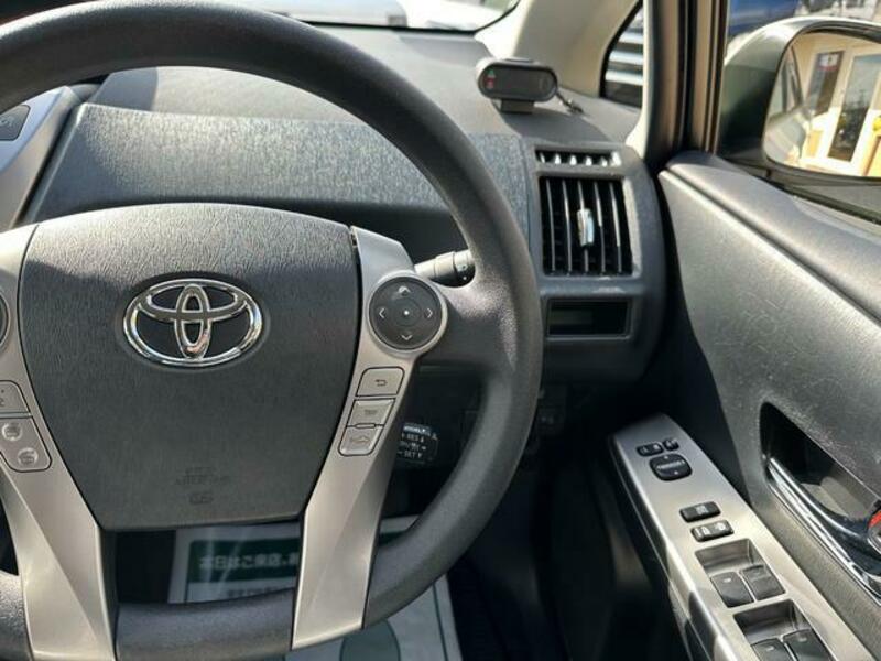 PRIUS ALPHA