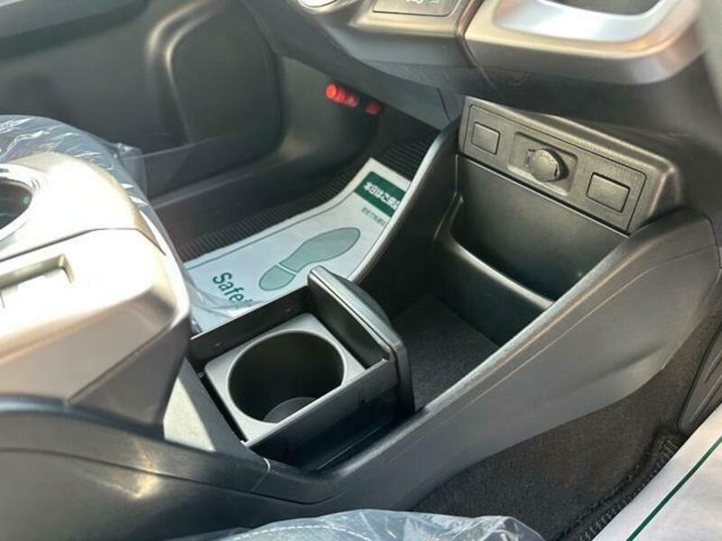 PRIUS ALPHA
