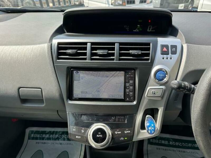 PRIUS ALPHA
