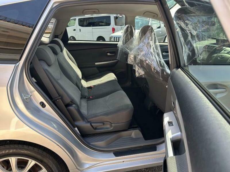 PRIUS ALPHA