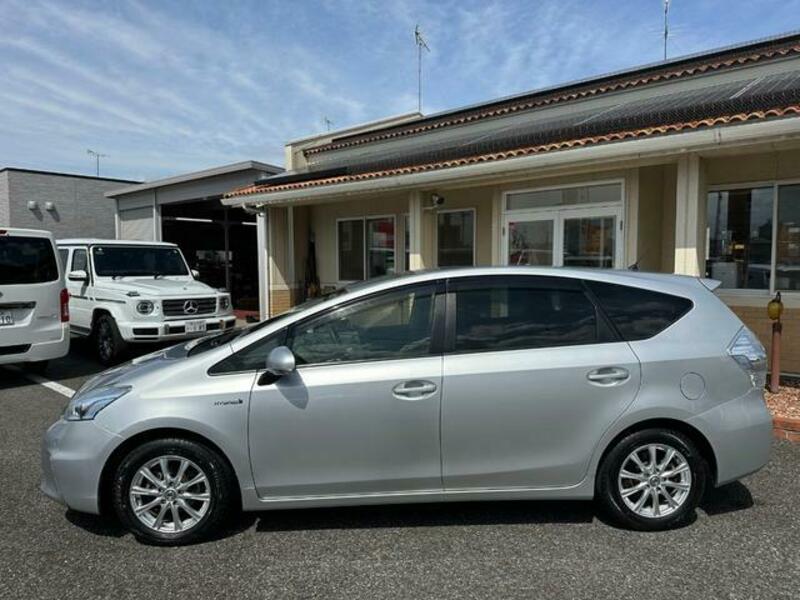 PRIUS ALPHA