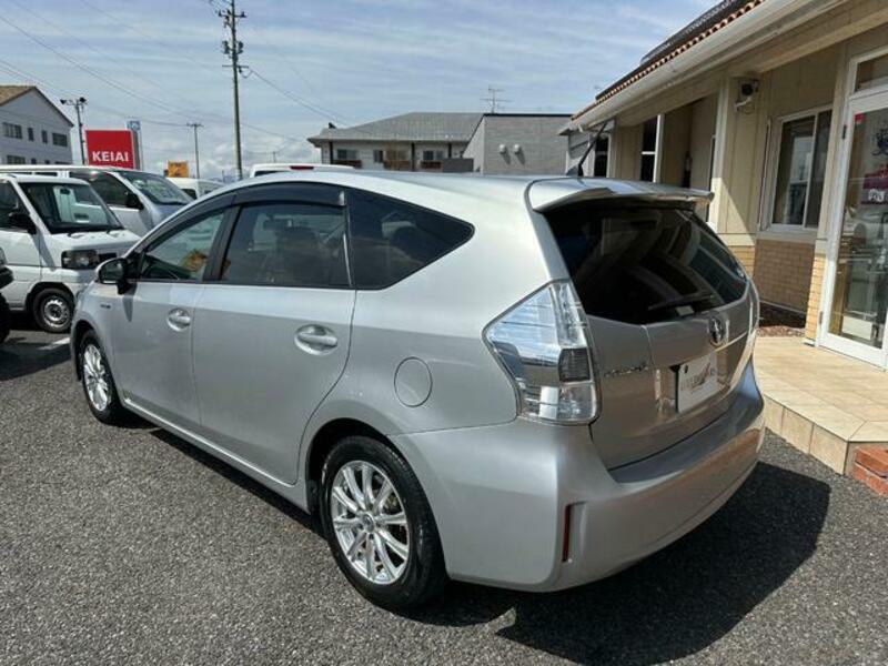 PRIUS ALPHA
