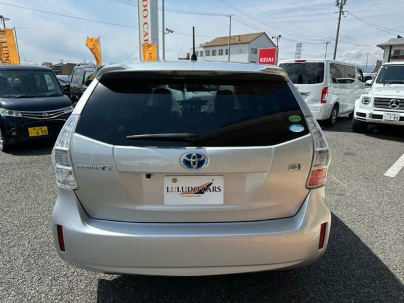 PRIUS ALPHA