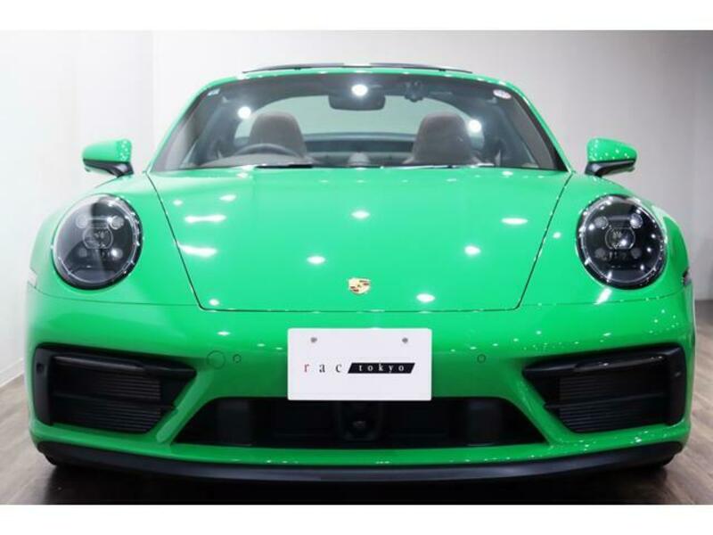911