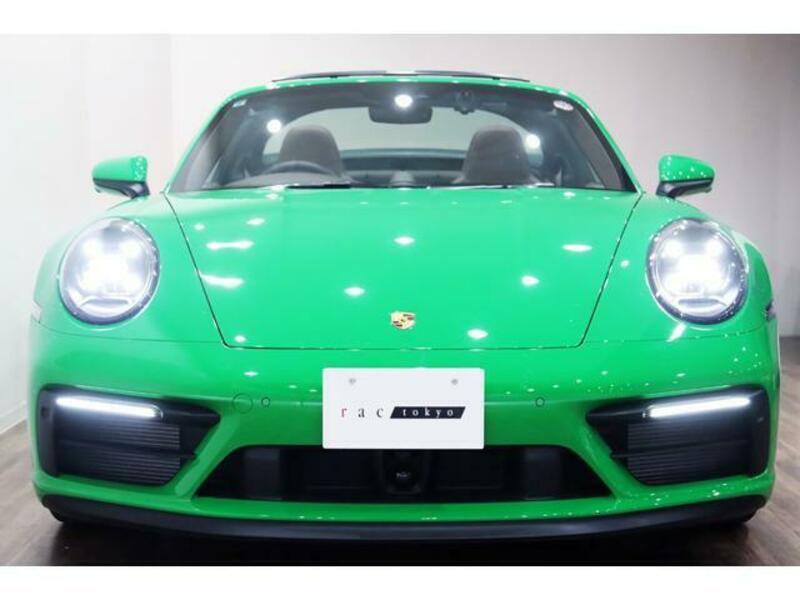 911