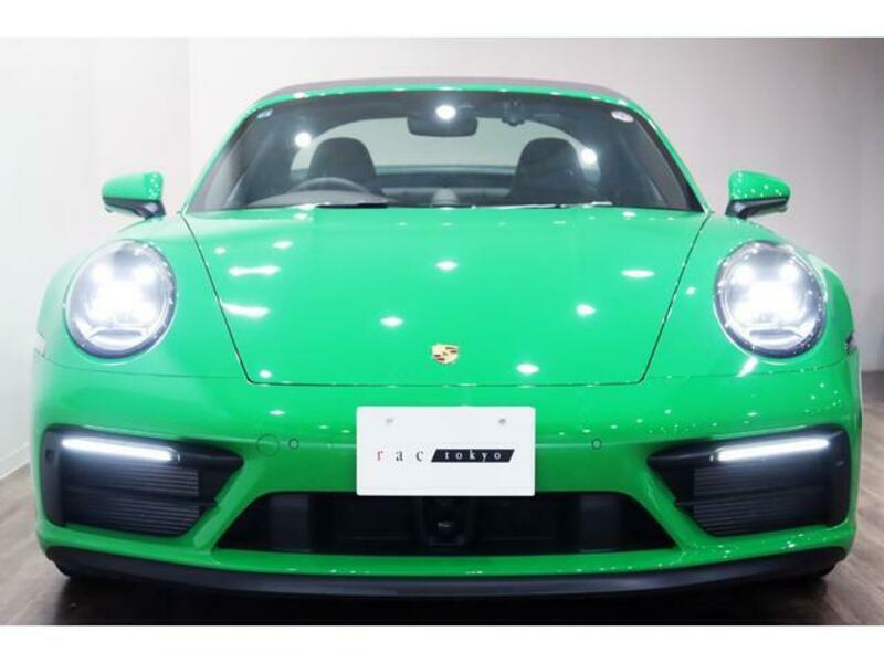 911