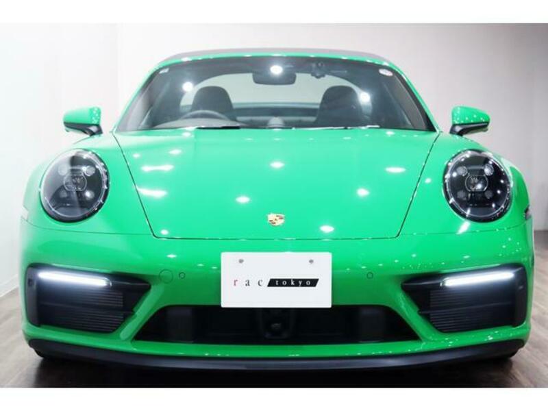 911