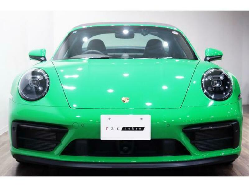 911