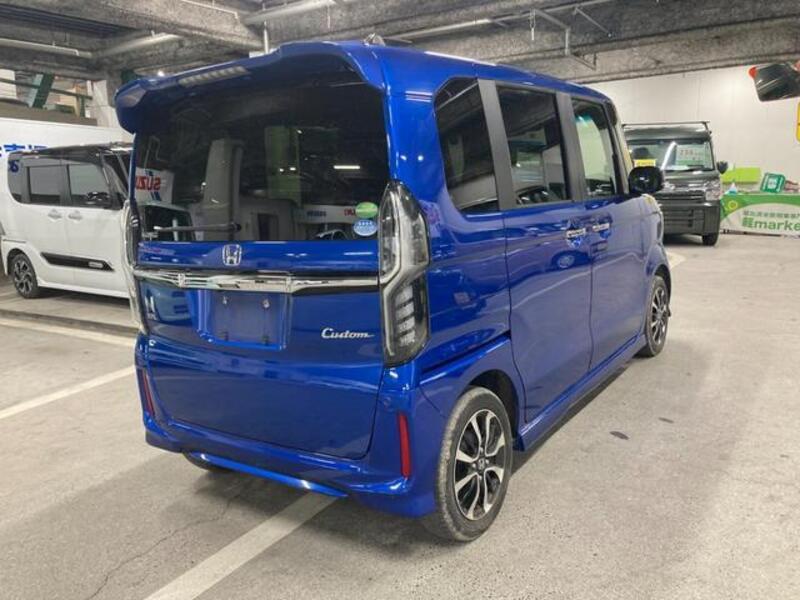 N BOX CUSTOM