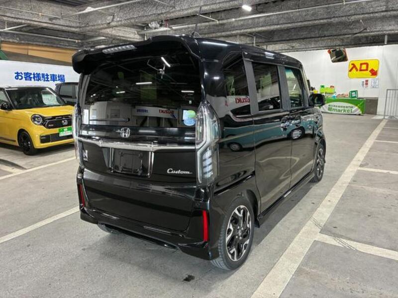 N BOX CUSTOM