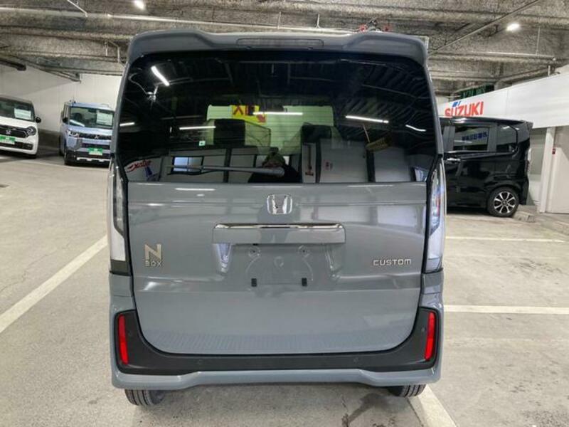 N BOX CUSTOM