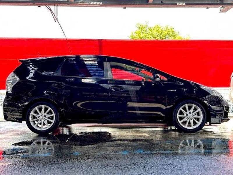 PRIUS ALPHA