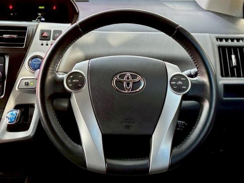 PRIUS ALPHA
