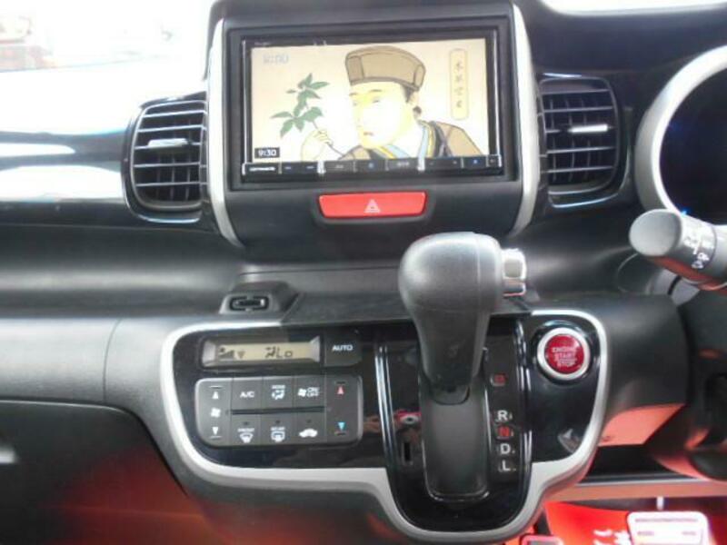N BOX CUSTOM