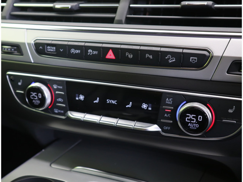 Q7