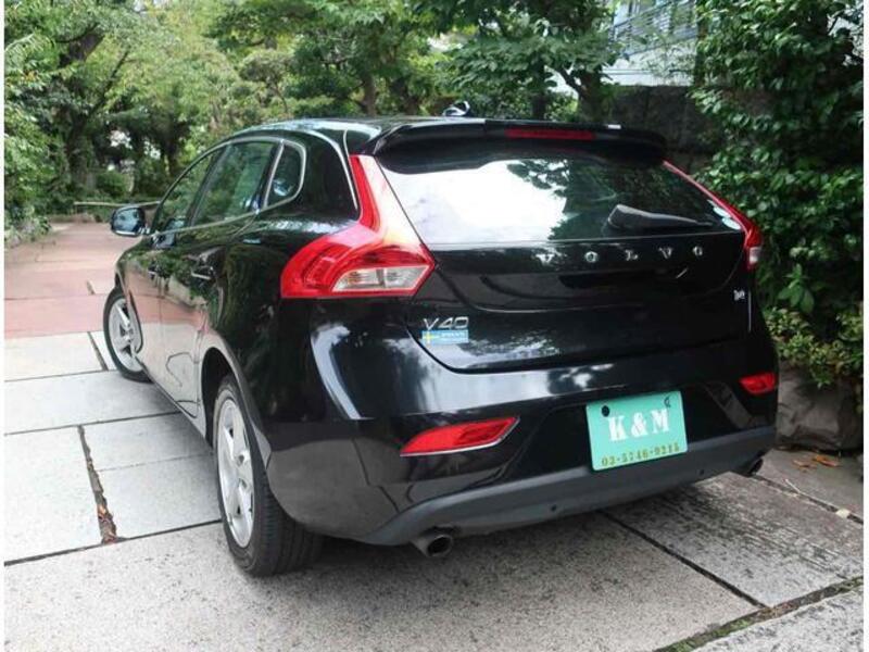 V40