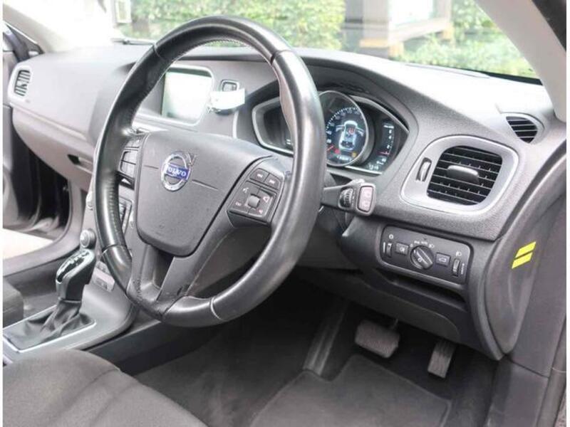 V40