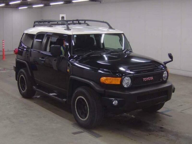 TOYOTA FJ CRUISER