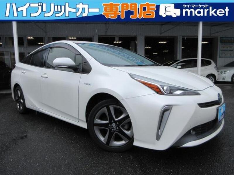 TOYOTA PRIUS