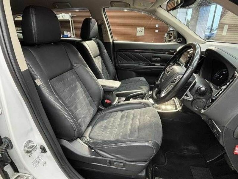 OUTLANDER PHEV