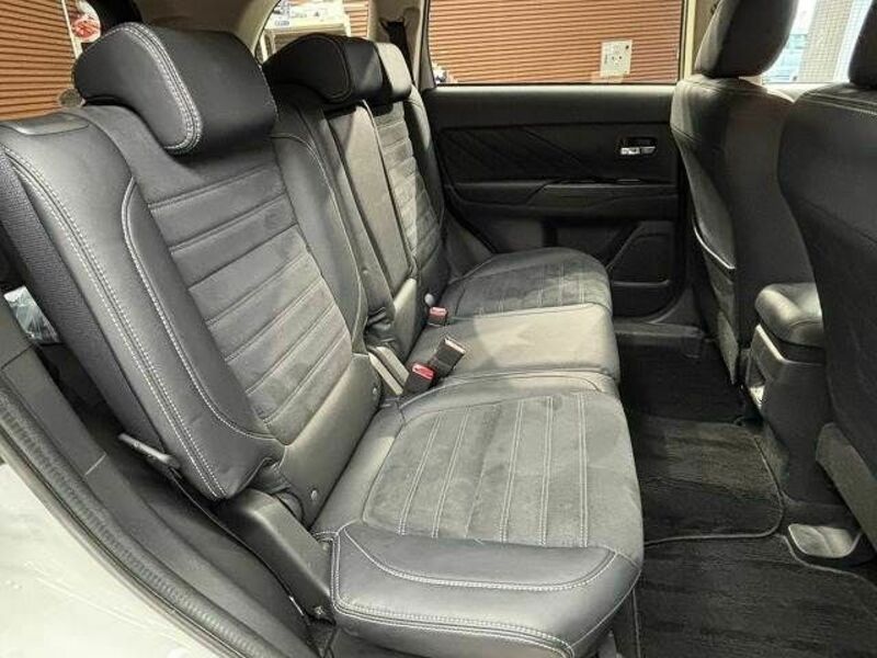 OUTLANDER PHEV