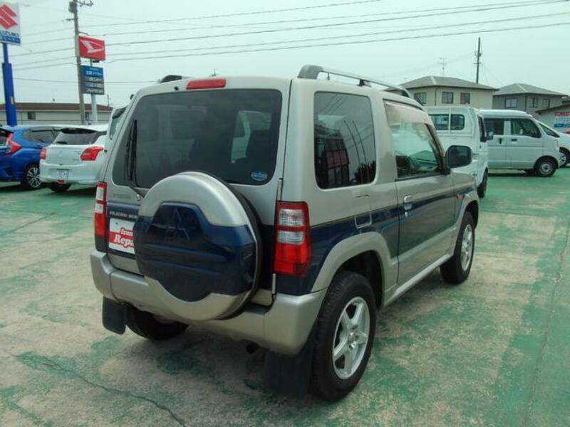 PAJERO MINI