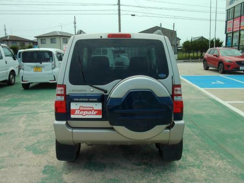 PAJERO MINI