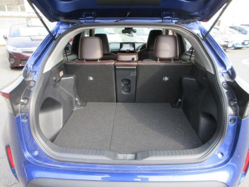 YARIS CROSS