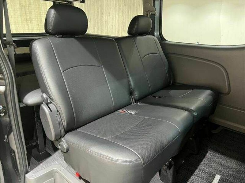 NV350 CARAVAN