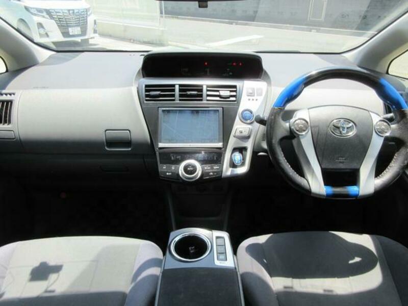 PRIUS ALPHA