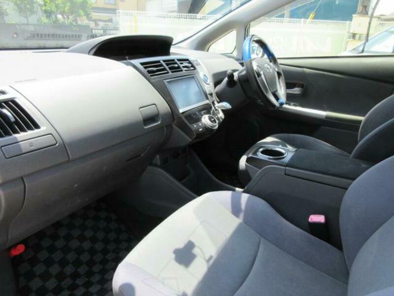 PRIUS ALPHA