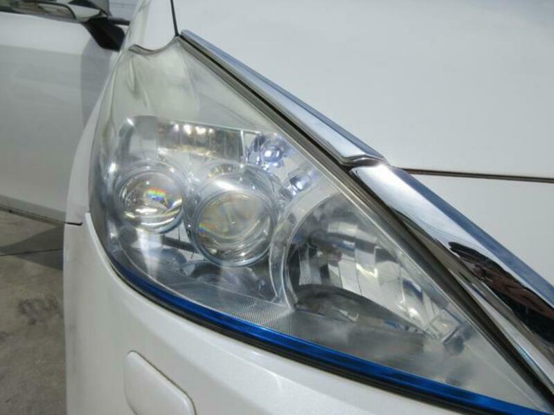 PRIUS ALPHA