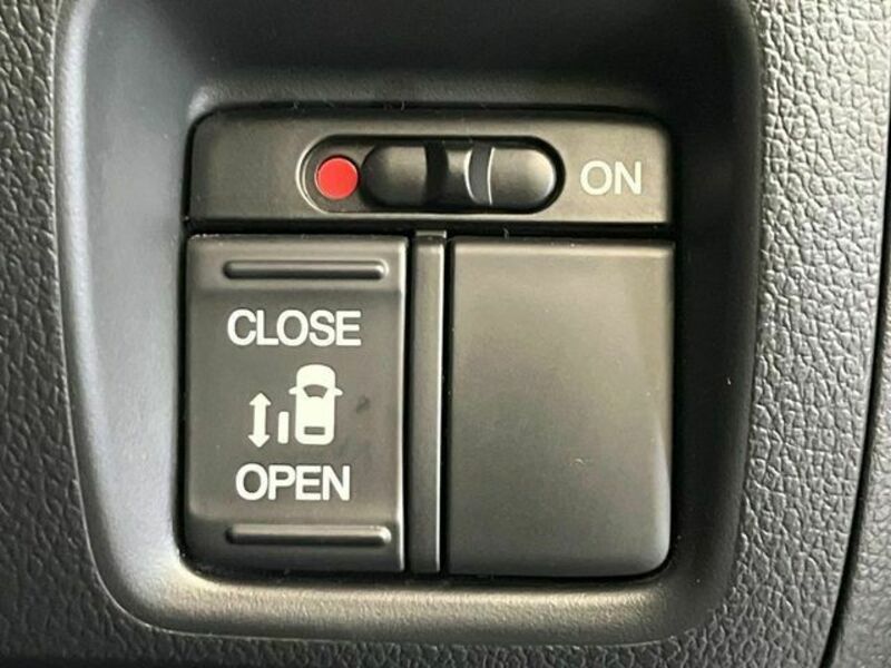N BOX