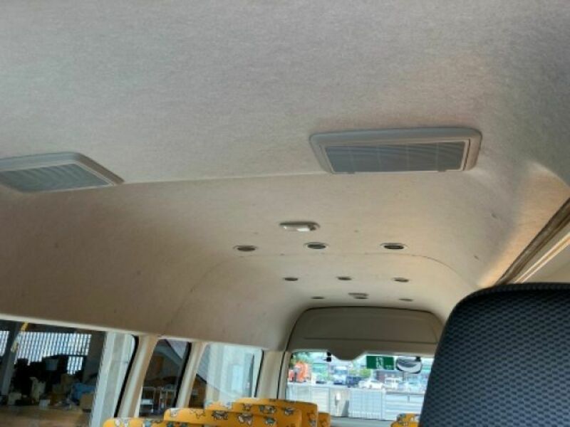 HIACE COMMUTER